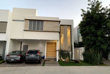 Casa en fraccionamiento en  Coto 7 Sendeira, Paseo Solares 934, Solares Residencial, Zapopan, Jalisco, México