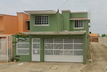 Casa en  Avenida Lázaro Cárdenas 1405, Puerto México, Coatzacoalcos, Veracruz De Ignacio De La Llave, 96510, Mex