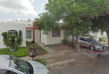 Casa en  Avenida Valle Del Cerezo, Valle Alto, Culiacán, Sinaloa, México
