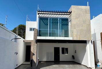 Casa en fraccionamiento en  San Roman, San Joaquín, Ciudad Del Carmen, Campeche, México