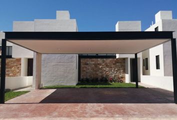 Casa en fraccionamiento en  Pueblo Cholul, Mérida, Yucatán