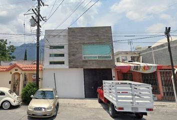 Casa en  Lisino, Camino Real, Guadalupe, Nuevo León, México