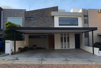Casa en fraccionamiento en  Fraccionamiento Cumbres Del Cimatario, Querétaro, México