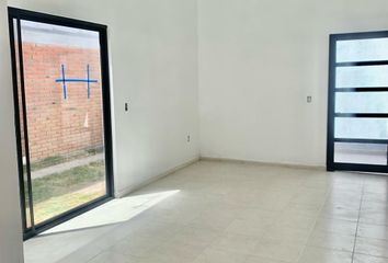 Casa en  Calle Campeche, Ampliación Santa Fe 1ra Sección, Tequisquiapan, Querétaro, 76750, Mex