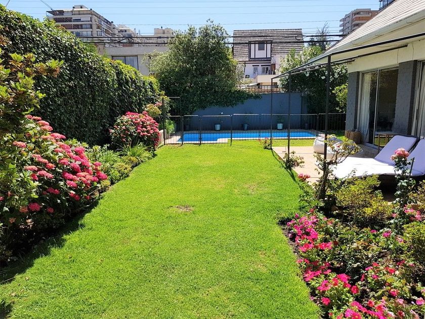 Casa en venta Málaga 937, Las Condes, Chile