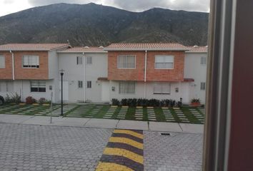 Casa en  Mitad Del Mundo, Avenida Manuel Córdova Galarza, Quito, Ecuador