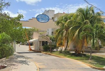 Casa en fraccionamiento en  Sm 64, Bahía Azul, Cancún, Q.r., México