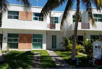 Casa en condominio en  Playa Del Sol, Playa Del Carmen, Quintana Roo, México