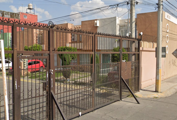 Casa en fraccionamiento en  Los Héroes Ozumbilla, Tecámac