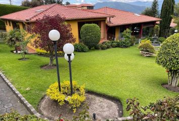 Casa en  Urb 6 De Diciembre, Quito, Pichincha, Ecuador