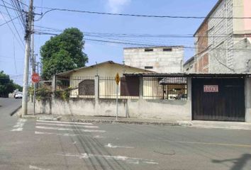 Departamento en  Av. Reales Tamarindos, Portoviejo, Ecuador