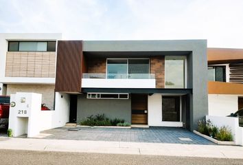 Casa en  Lomas De Juriquilla, Misión De San Francisco, Fracc. Lomas De Juriquilla, Santa Rosa Jáuregui, Querétaro, México