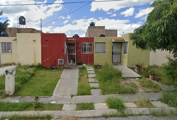 Casa en fraccionamiento en  Calle Paseo De La Sauceda Sur 147, Paseo Puente Viejo, Jalisco, México