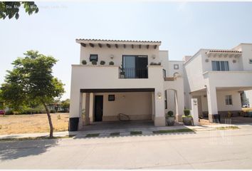 Casa en fraccionamiento en  El Mayorazgo Residencial, Boulevard Aeropuerto, Campestre San Jose, León, Guanajuato, México