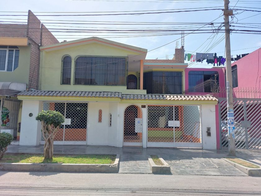 Casa en venta Avenida Las Malvas, Ur. Virgen Del Rosario, San Martín De Porres, Lima, 15109, Per