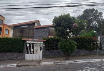 Casa en  Urbanización El Condado, Calle C, Quito, Ecuador