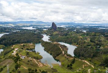 Lote de Terreno en  Guatape, Guatapé, Antioquia, Colombia