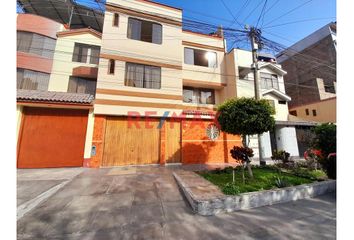 Casa en  Isaac Recavarren 456, Santa Anita, Perú