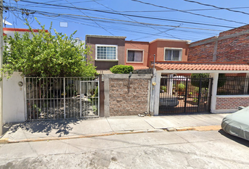 Casa en  Paseo De Las Flores, Bosques De La Alameda, Celaya, Guanajuato, México