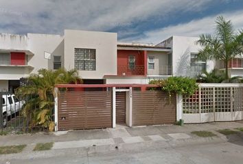 Casa en  Río Papaloapan, Fovissste 100, Fluvial Vallarta, Puerto Vallarta, Jalisco, México