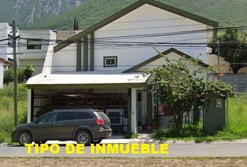 Casa en  Calle Av. Paseo De La Luz 4511, Cortijo Del Río, Monterrey, Nuevo León, México