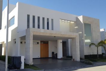 Casa en fraccionamiento en  Hacienda San Antonio - Carza, Avenida Estado De México, Metepec, Estado De México, México