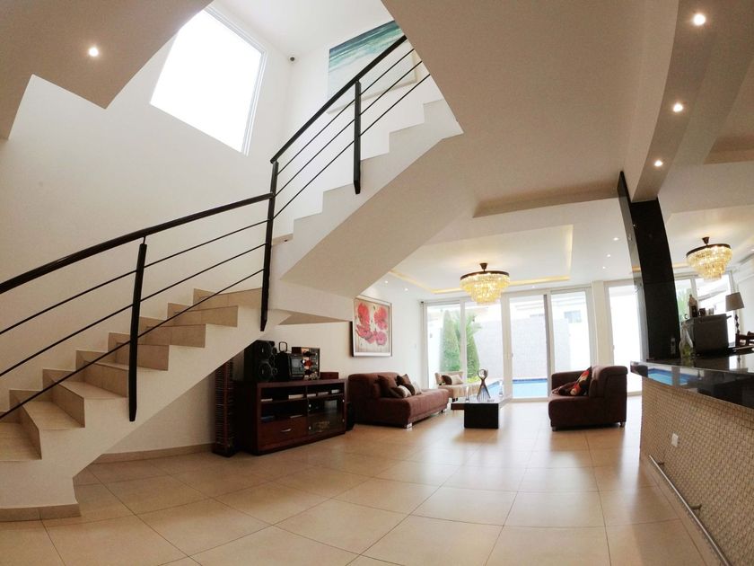 Casa en venta Urbanización Portofino, Vía A La Costa, Guayaquil, Ecuador