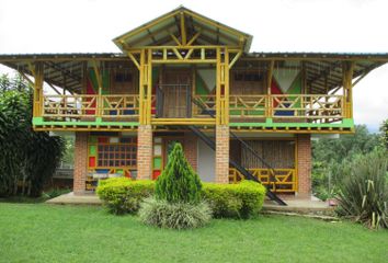 Villa-Quinta en  La Cumbre, Valle Del Cauca, Colombia