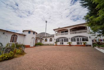 Casa en  Mitad Del Mundo, Avenida Manuel Córdova Galarza, Quito, Ecuador