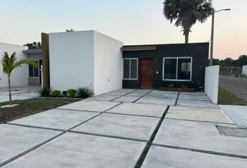 Casa en fraccionamiento en  Conjunto Habitacional Tinajitas, Boca Del Río, Ejido La Bocana, Conjunto Habitacional Tinajitas, Veracruz, México