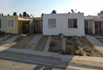 Casa en fraccionamiento en  Cto. Valle De Los Lirios Sur 133, 4 Estaciónes, 45653 Valle Dorado Inn, Jalisco, México