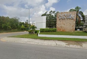 Casa en  Fraccionamiento Punta Estrella, Calle Avenida Petempich, Playa Del Carmen, Quintana Roo, México