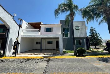Casa en fraccionamiento en  Viveros Del Valle, Jardines Del Valle, Zapopan, Jalisco, México