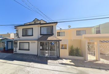 Casa en  De Los Literatos 410, Universidadotay, 22427 Tijuana, B.c., México