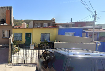 Casa en  Lago Maracaibo, Valle Dorado, Ensenada, Baja California, México