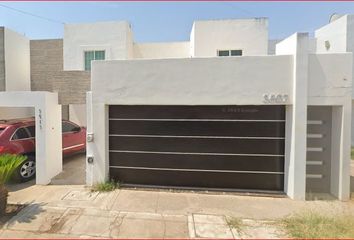 Casa en condominio en  Calle Villa Albacete, Villas Del Río Elite, Culiacán, Sinaloa, México