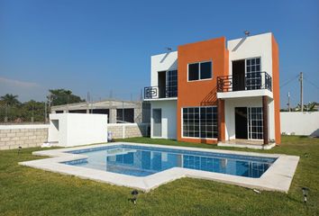 Casa en  Fracc. Prados Del Sol, Calle Tres, La Paz, Baja California Sur, México