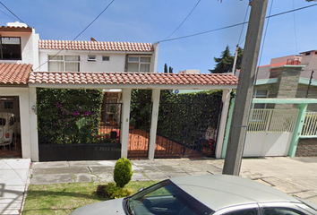 Casa en  Luis Cabrera 11, Cd. Satélite, 53100 Naucalpan De Juárez, Méx., México