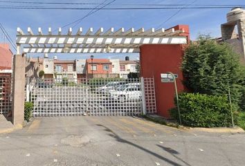 Casa en fraccionamiento en  Privada Oyamel Mz 016, Colonia Libertad, Estado De México, México
