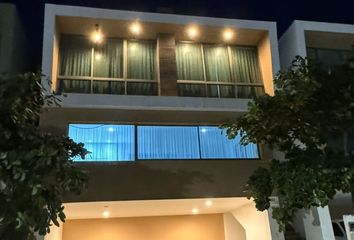 Casa en condominio en  Residencial Lumeria, Calle Cerro De Los Pilares, Colinas De San Miguel, Montebello, Culiacán, Sinaloa, México