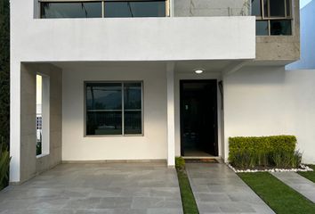 Casa en condominio en  Paseos Del Bosque 2 Encino, Avenida Encino Mz 040, Ojo De Agua, Estado De México, México