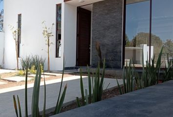 Casa en  La Soledad, Santa María Atzompa, Oaxaca, Mex