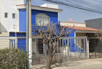 Casa en  Av Magnolias, Jardines Del Valle, Zapopan, Jalisco, México