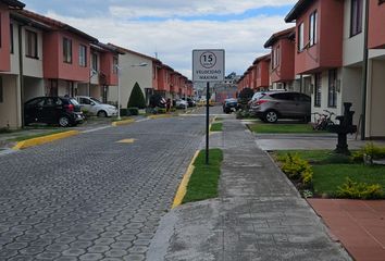 Casa en  Melchor De Valdez Oe9-240 Y, Quito 170132, Ecuador