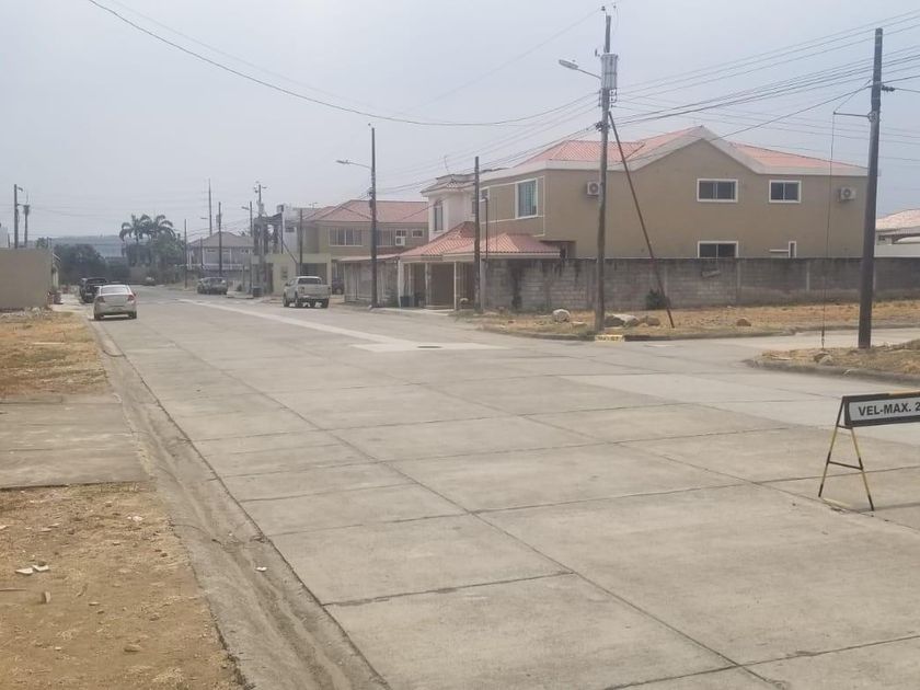 Casa en venta Urbanización El Condado De Vicolinci, Primera Entrada, E40, Ecuador
