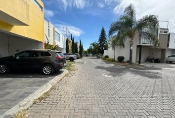 Casa en fraccionamiento en  Paseo De La Victoria, Santa Margarita, Zapopan, Jalisco, México