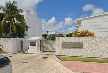 Casa en fraccionamiento en  Av. Bonampak, Malecón, Cancún, Quintana Roo, México
