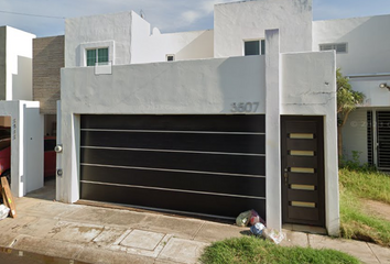 Casa en fraccionamiento en  Calle Villa Albacete, Villas Del Río Elite, Culiacán, Sinaloa, México
