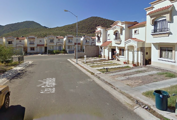 Casa en fraccionamiento en  Cda. Rochelle, Luis Donaldo Colosio, Heroica Guaymas, Son., México