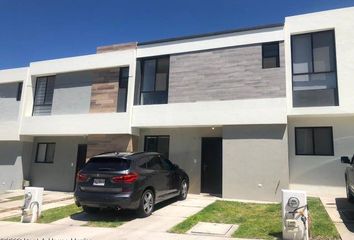 Casa en  Zákia Querétaro, Paseos De Zakia Poniente, Santiago De Querétaro, Querétaro, México